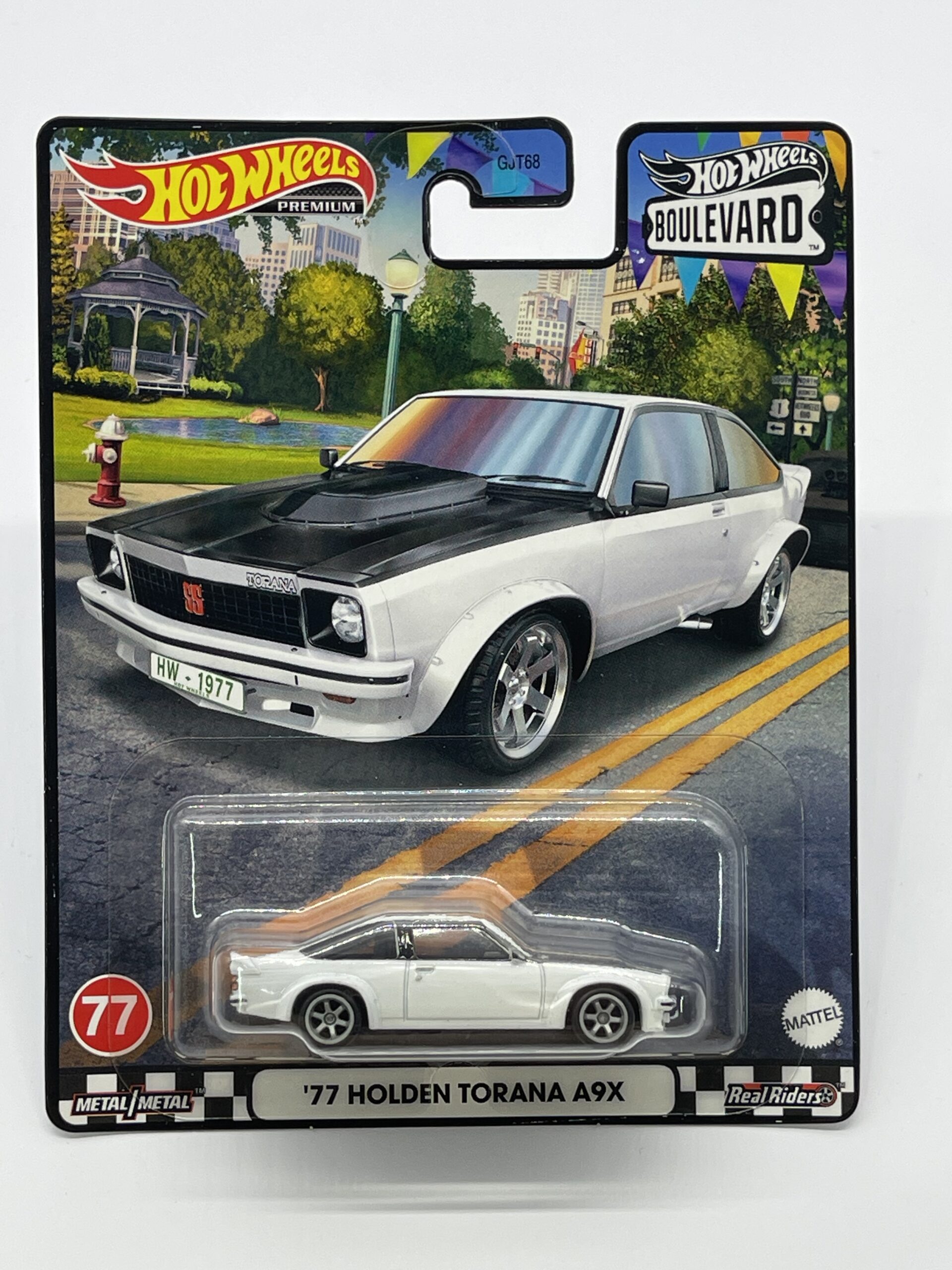Hot Wheels Premium Boulevard #77 1977 Holden Torana A9X White